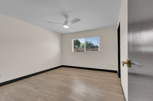 Building Photo - 3925 Verdugo Ln