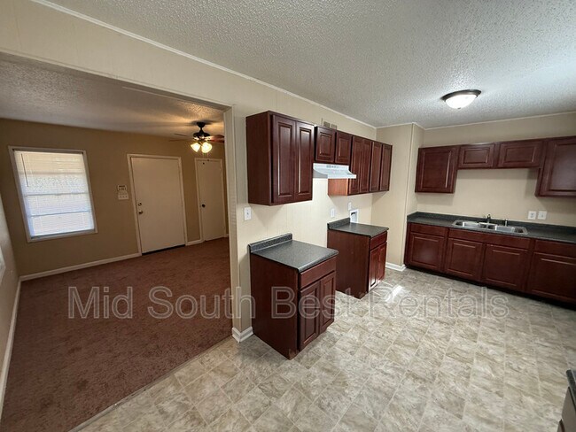 Foto del edificio - 1383 Haywood Ave