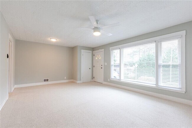 Building Photo - 2971 Stratford Arms Dr