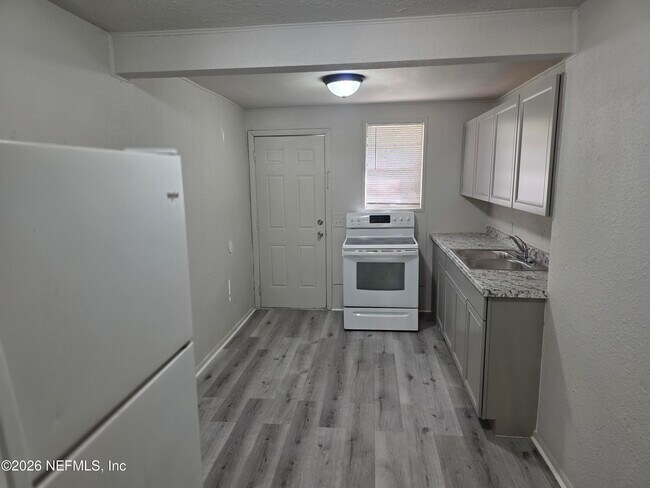 Foto del edificio - 5022 Kingsbury St