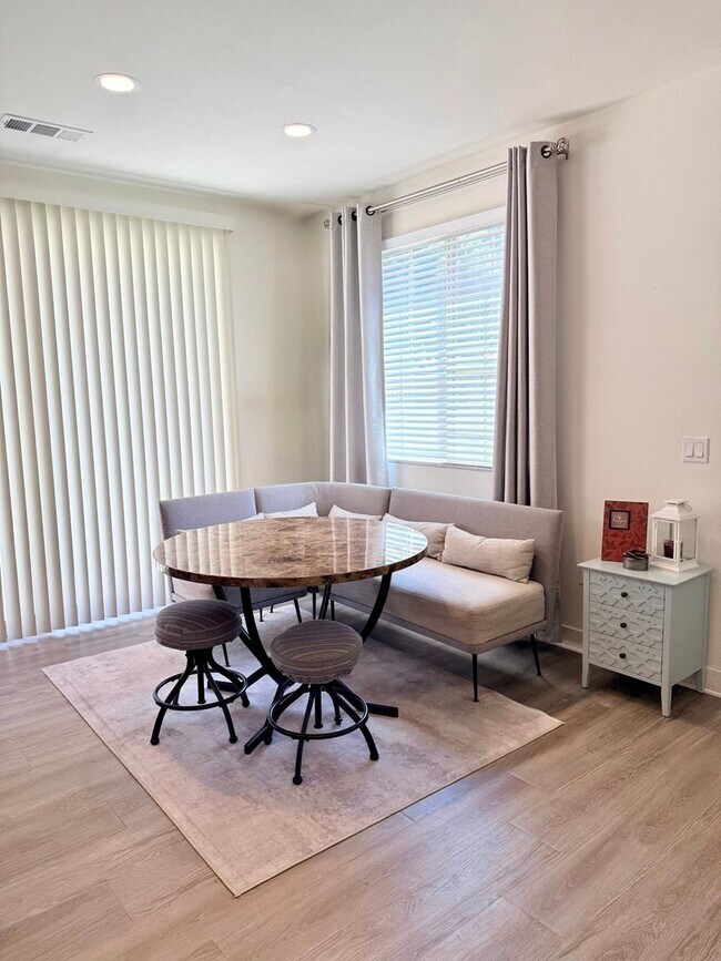 Building Photo - Stunning 3-Bed/2.5-Bath End Unit Condo with Solar & Large Yard