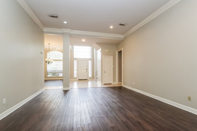 Foto del edificio - 5623 Evergreen Valley Dr