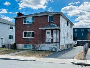 Building Photo - 52 Waltham St
