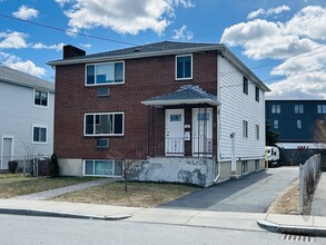 Building Photo - 52 Waltham St