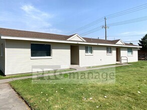 Building Photo - 629-637 Cambridge Dr