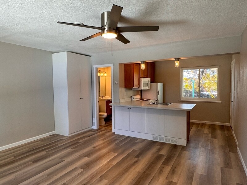 Foto principal - 3455 Jackson St