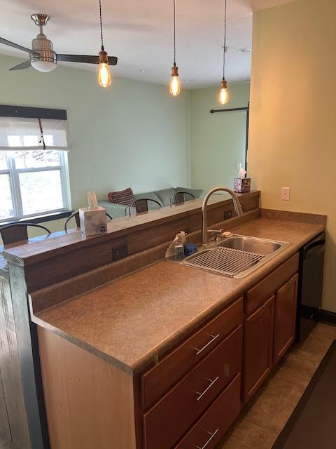 Foto del edificio - 123 Foxden Dr