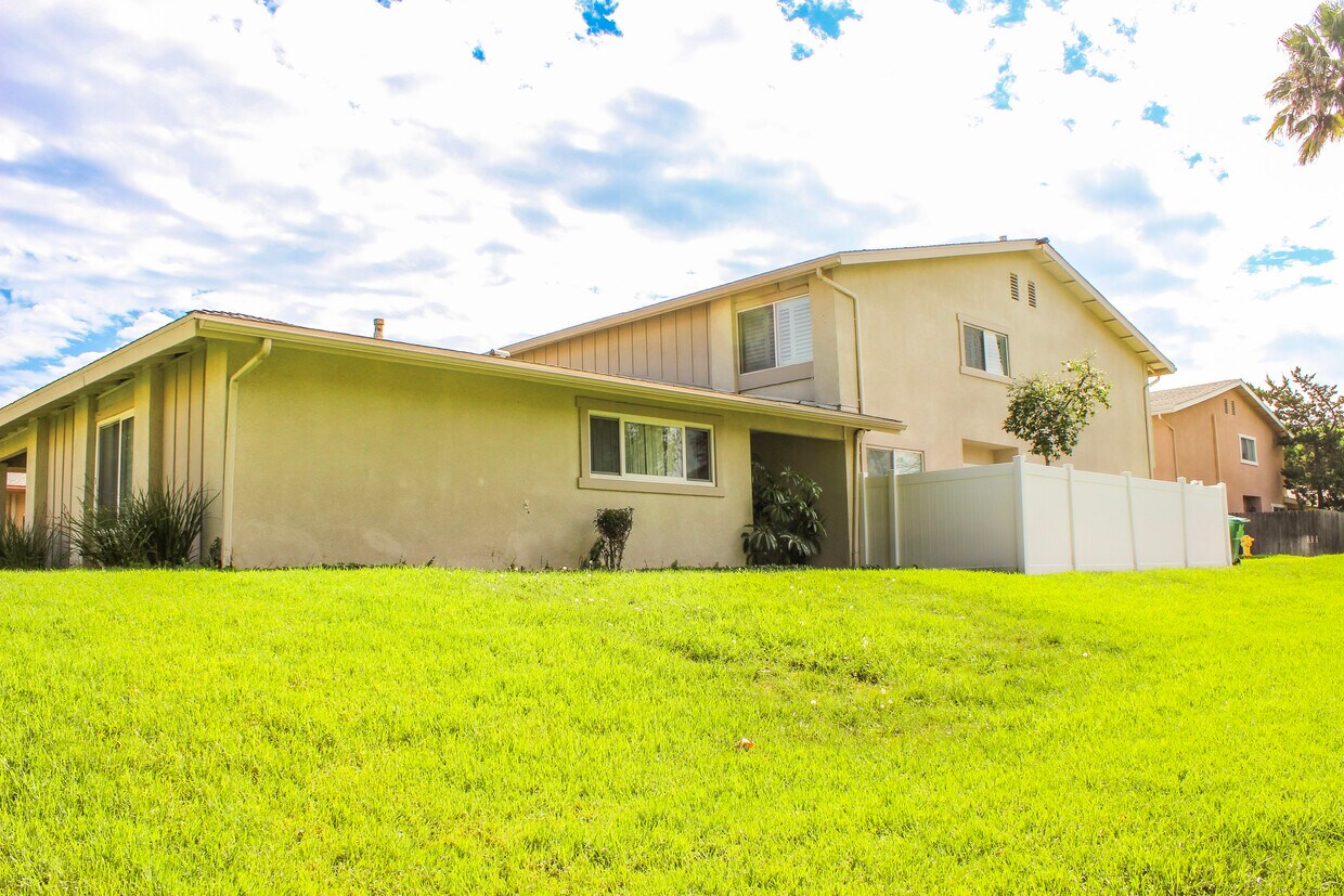 1309 Via Santiago Unit C, Corona, CA 92882 Condo for Rent in Corona, CA