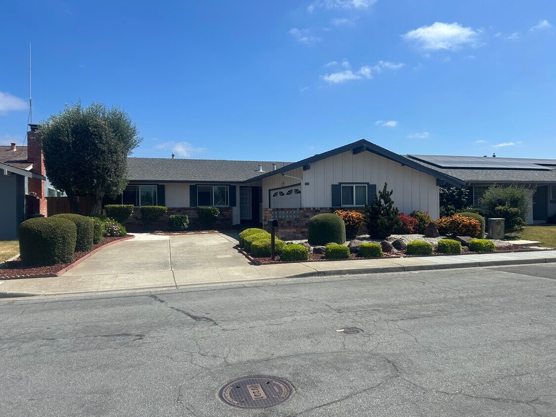 Photo - 35432 Baldwin Pl (Fremont, CA)
