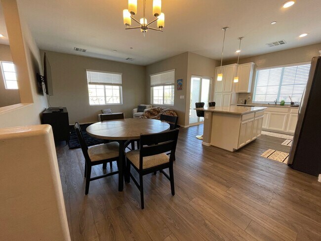 Foto del edificio - 8591 Insignia Ave