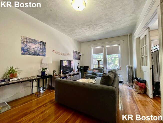 Building Photo - 104 Englewood Ave