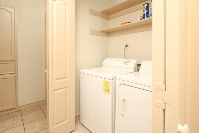 Foto del edificio - 9804 Cantera Ct