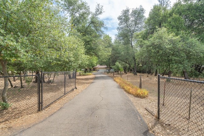 Building Photo - Central location in country setting! In law unit attached to house! MUST SEE!