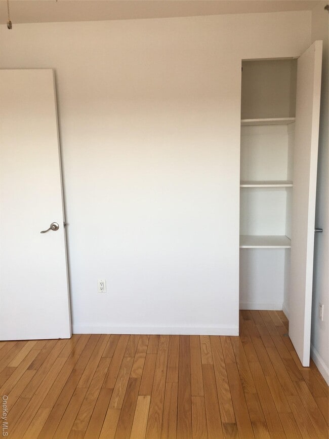 Building Photo - 93-05 37th Ave