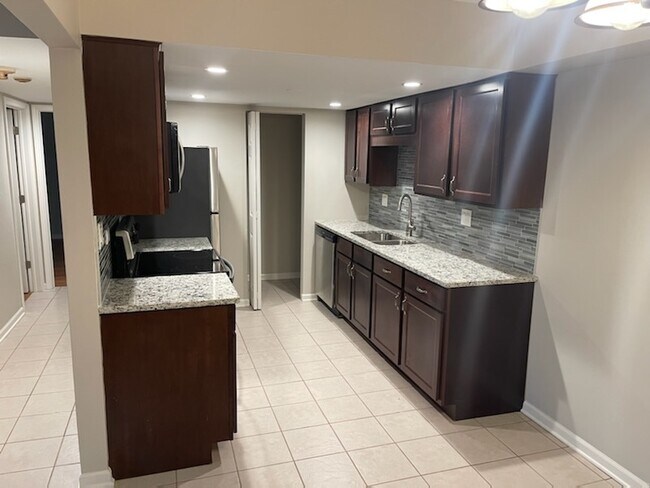 Building Photo - 1678 Kiowa Cir