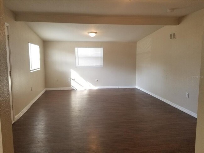 Foto del edificio - 1408 E 108th Ave