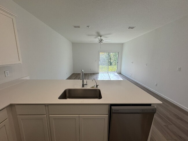 Foto del edificio - Holly Cove New Construction 4 Bedroom!!