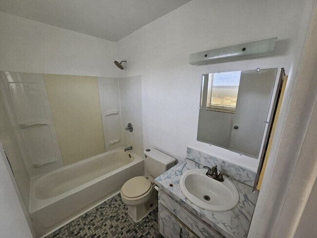 Foto del edificio - One bedroom one bath