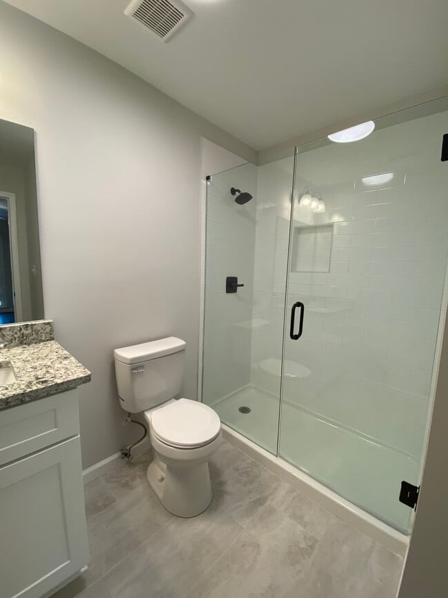 Building Photo - 255 Bailey St