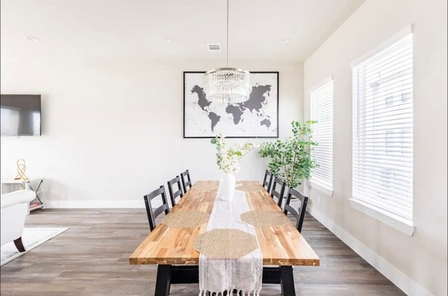 Foto del edificio - 1740 Cove Cres Ct