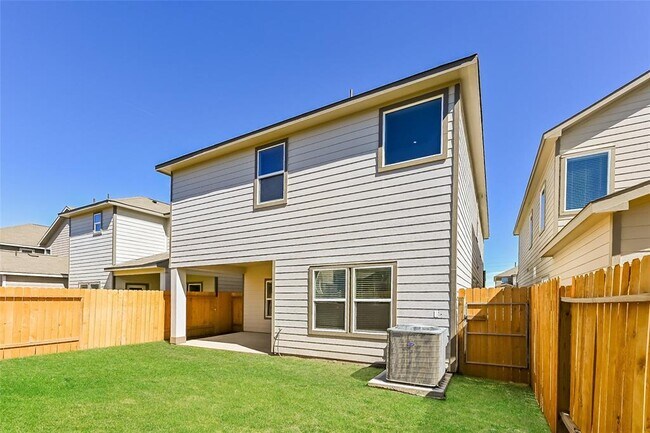 Foto del edificio - 7931 Cypress Country Dr