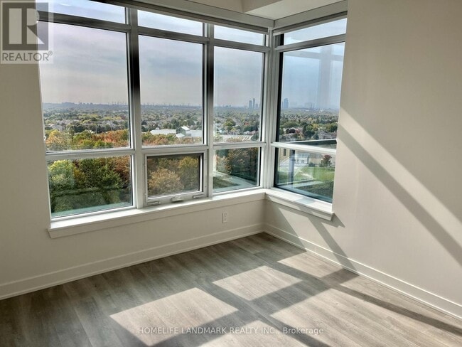 Building Photo - 30 Upper Mall Wy