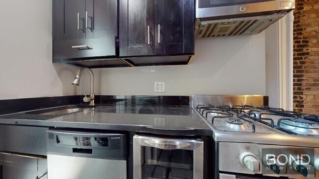 Foto del edificio - 382 E 10th St