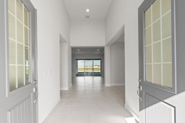 Foto del edificio - 5579 Liberty Ln