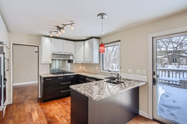 Foto del edificio - 1426 Douglas Avenue, Flossmoor, IL, 60422
