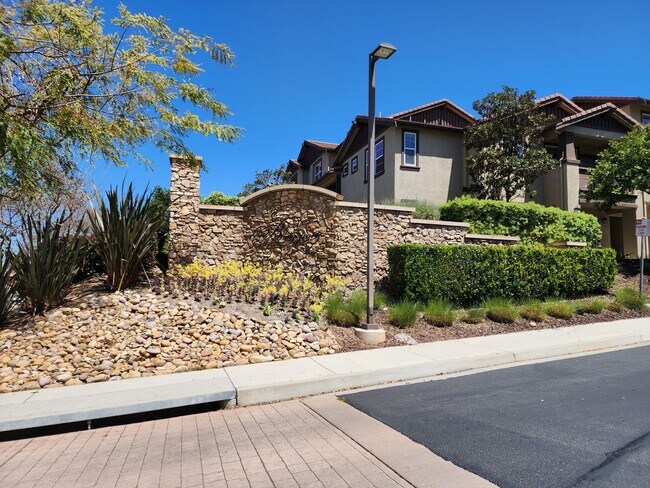 Foto del edificio - 1 bedroom Townhome with loft office and 2 ...