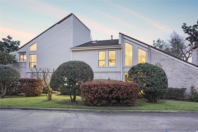 Foto del edificio - 9658 Longmont Dr