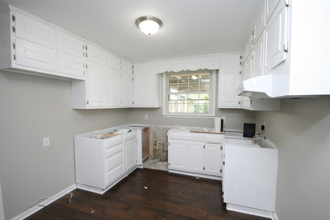 Building Photo - 4300 Force Dr NW