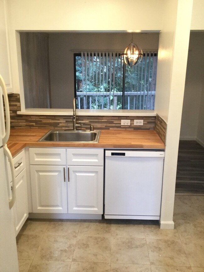 Foto del edificio - 2246 Oak Creek Pl