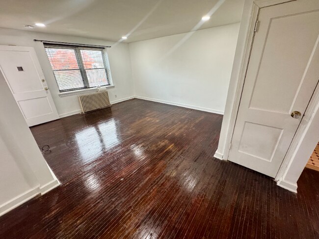 Foto del edificio - 69 Sayers Ave