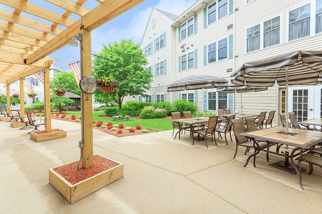 Patio Area - The Meetinghouse at Riverfront 55+