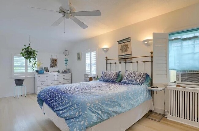 Building Photo - Home Sweet Home