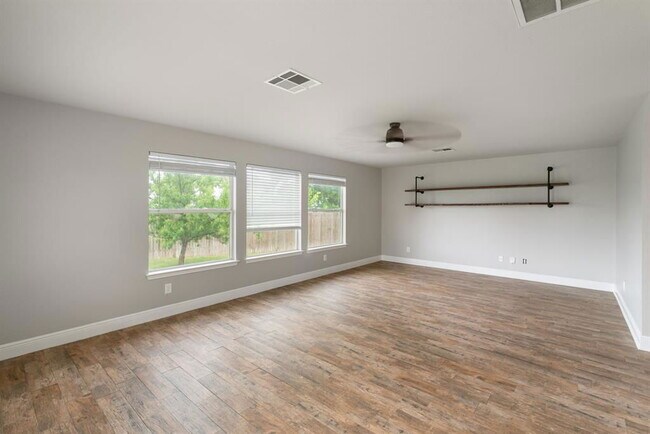 Foto del edificio - 1501 Van Horn Dr