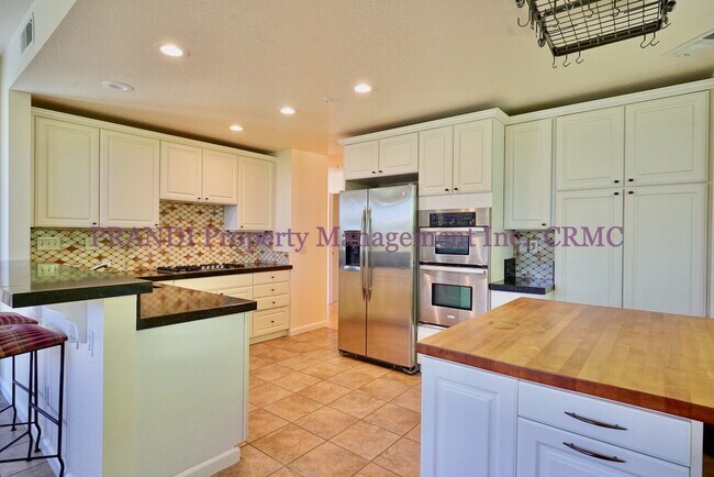 Foto del edificio - Quality San Rafael Home In Awesome Neighbo...