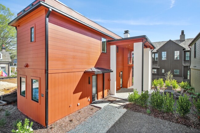 Building Photo - 275 Kelmscott Ln