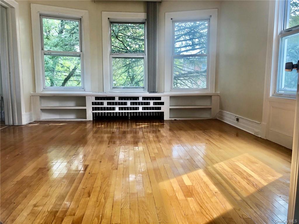 Primary Photo - 230 E Sidney Ave