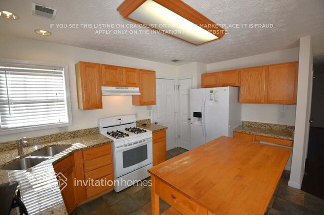 Foto del edificio - 2631 Conifer Green Way