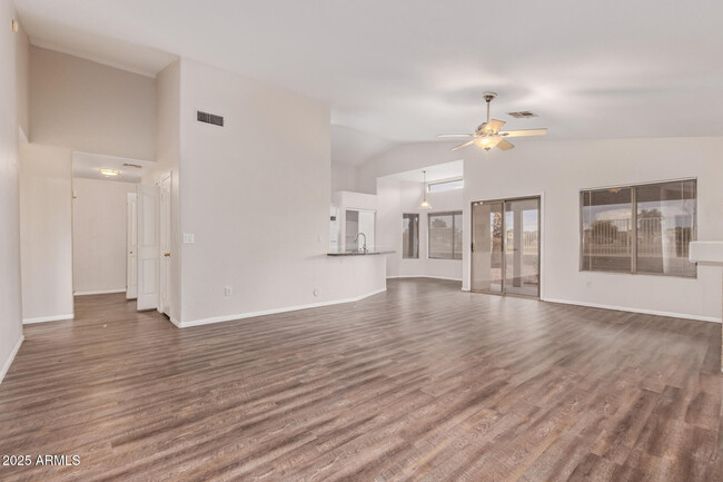 Building Photo - 1427 S Western Skies Dr