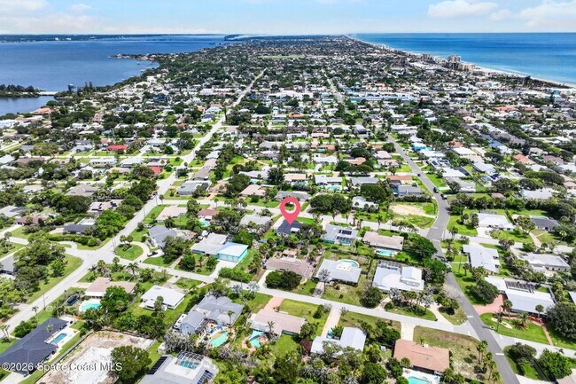 Foto del edificio - Welcome to this beautifully remodeled 4-bedroom, 3-bath home in the heart of Indialantic Beach!
