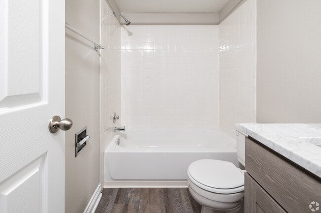 Bathroom - Lake View Shores Apartments