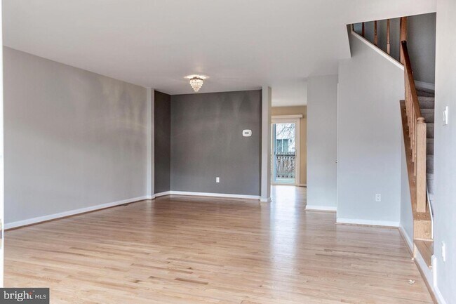 Building Photo - 1020 Smartts Ln NE