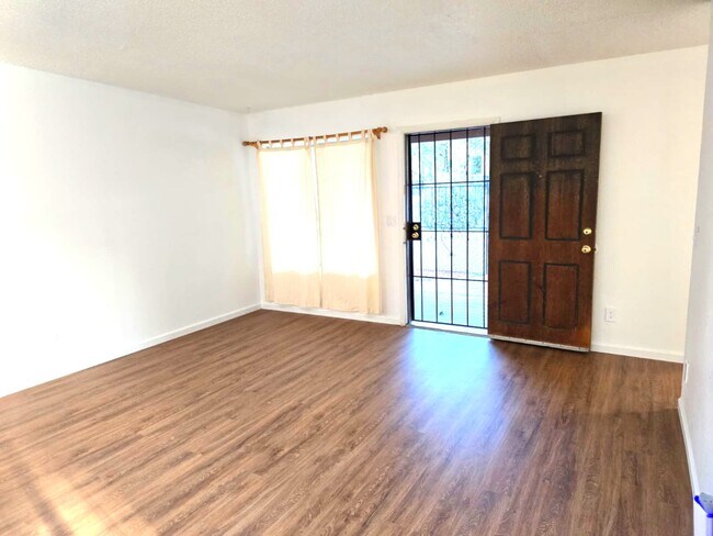 Foto del edificio - 5962 E Refreshment Pass