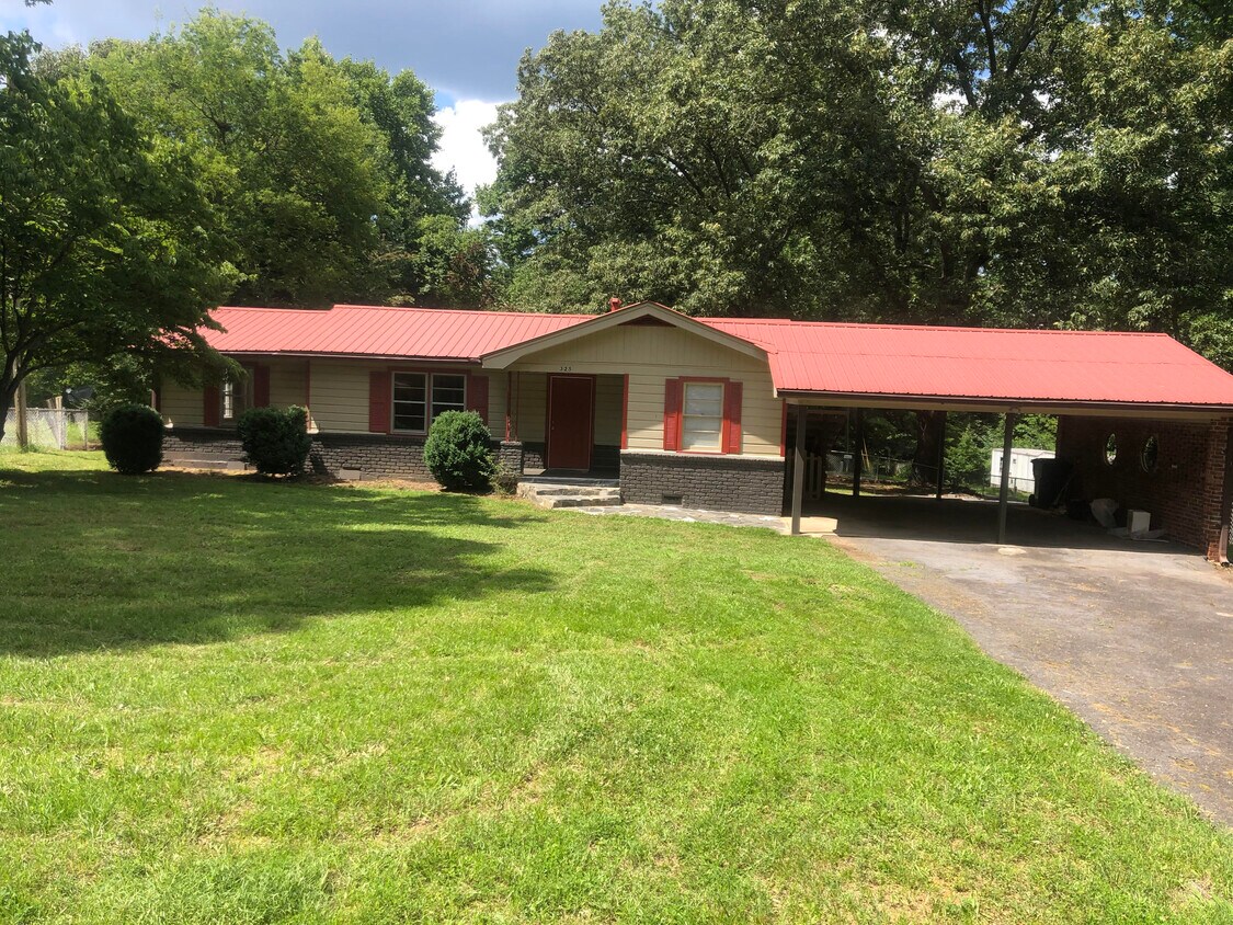 Primary Photo - 325 2nd St