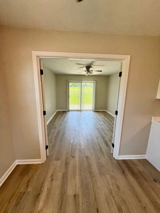 Foto del edificio - 201 Cook Rd