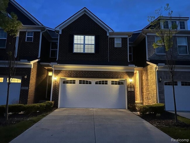Foto del edificio - 43541 Prospect Ln
