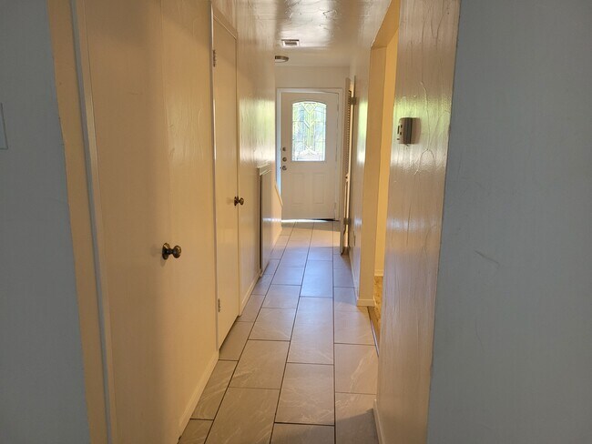 Foto del edificio - 4300 Travis St
